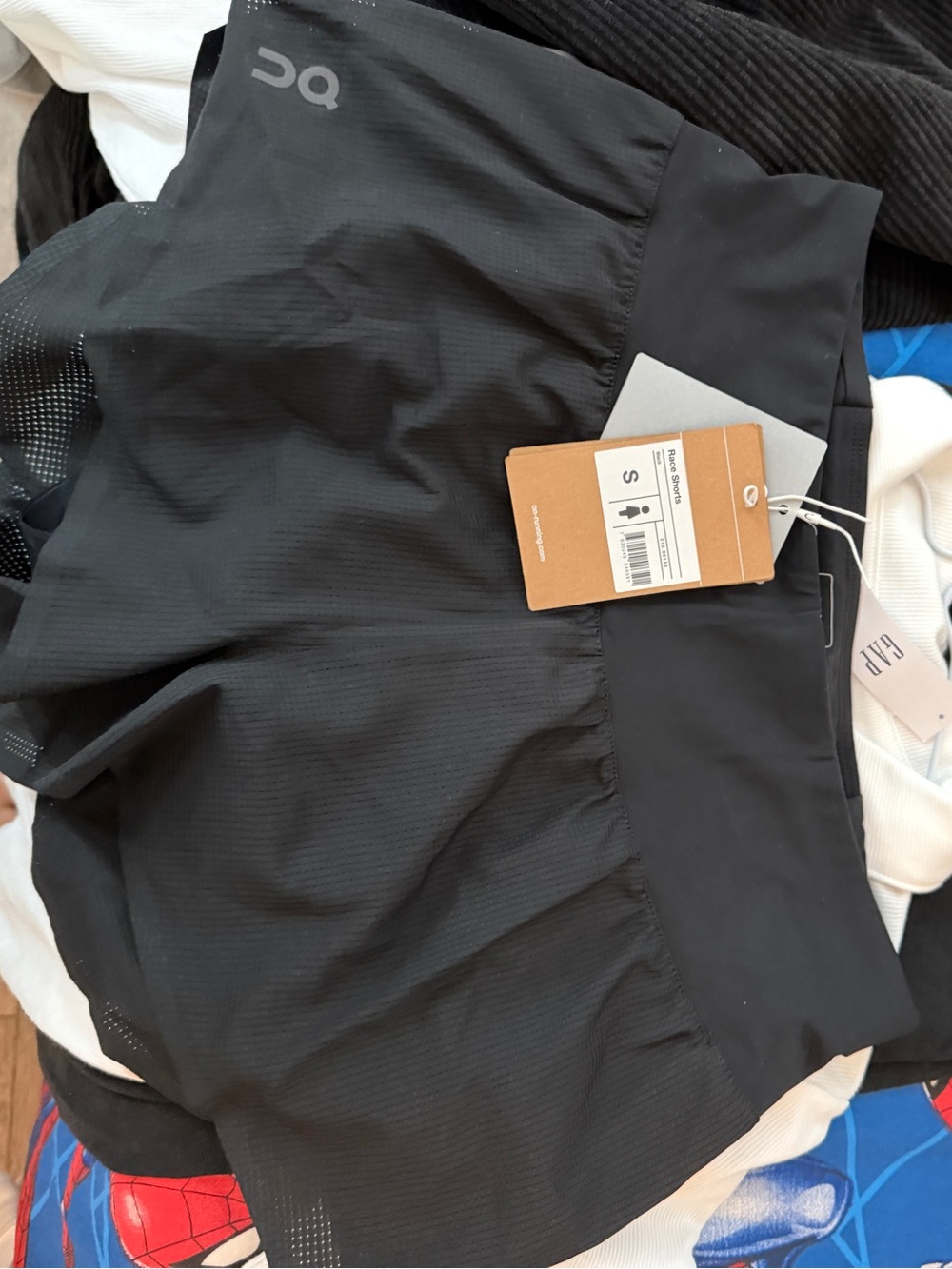 On Running women’s
Black Performance Shorts